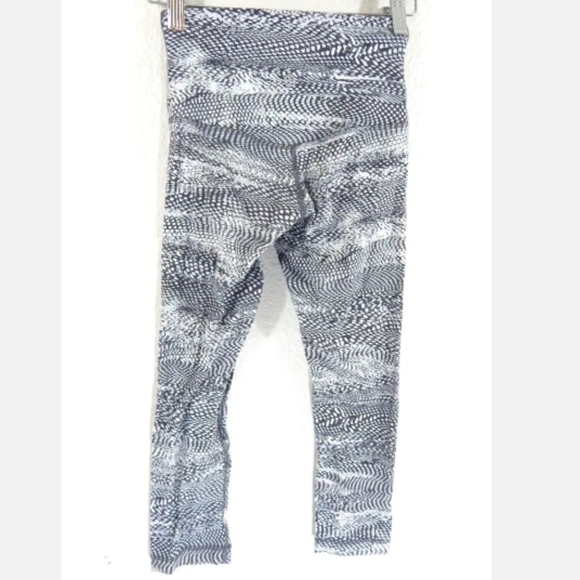 Lululemon Align 21" Crop Swerve Vapor Metal Gray - Picture 2 of 4